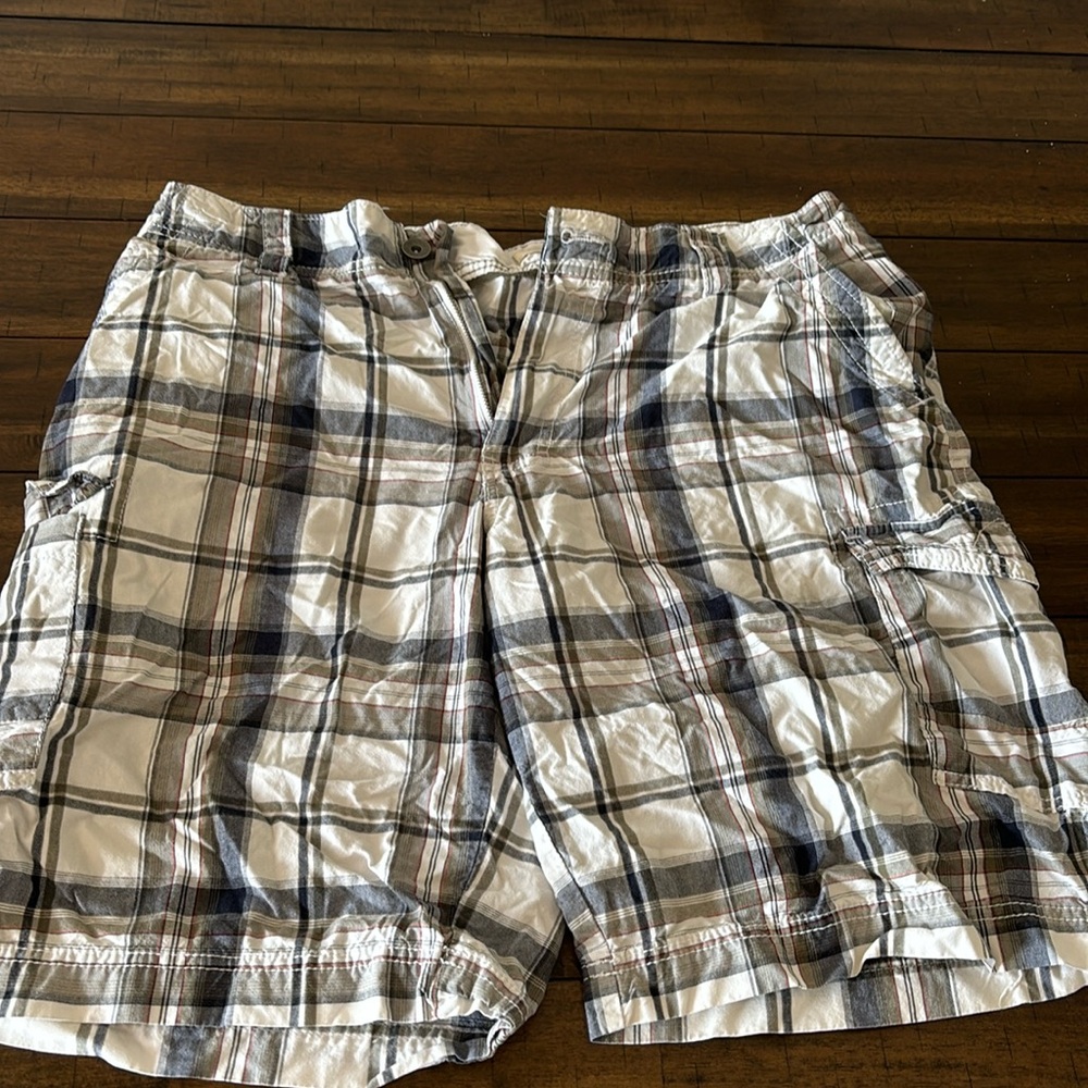 Men’s cargo shorts